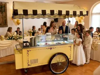 Carrito de helados artesanales para bodas, comuniones, cumpleaños y eventos corporativos en Málaga
